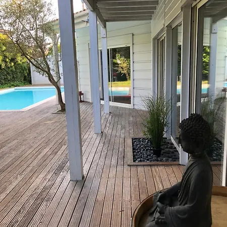 Будинок відпочинку Havre De Paix - Grande Maison En Bois & Piscine *