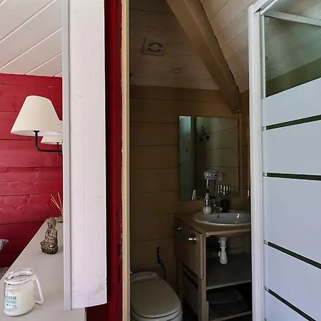 Будинок відпочинку Havre De Paix - Grande Maison En Bois & Piscine Мериньяк