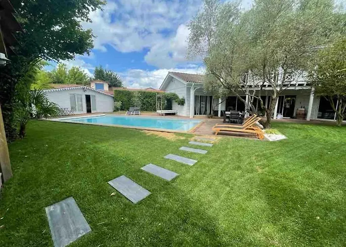 Havre De Paix - Grande Maison En Bois & Piscine *