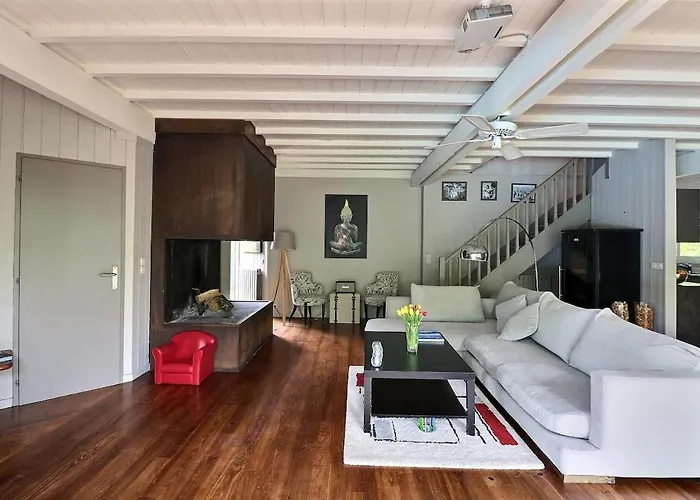 Будинок відпочинку Havre De Paix - Grande Maison En Bois & Piscine *